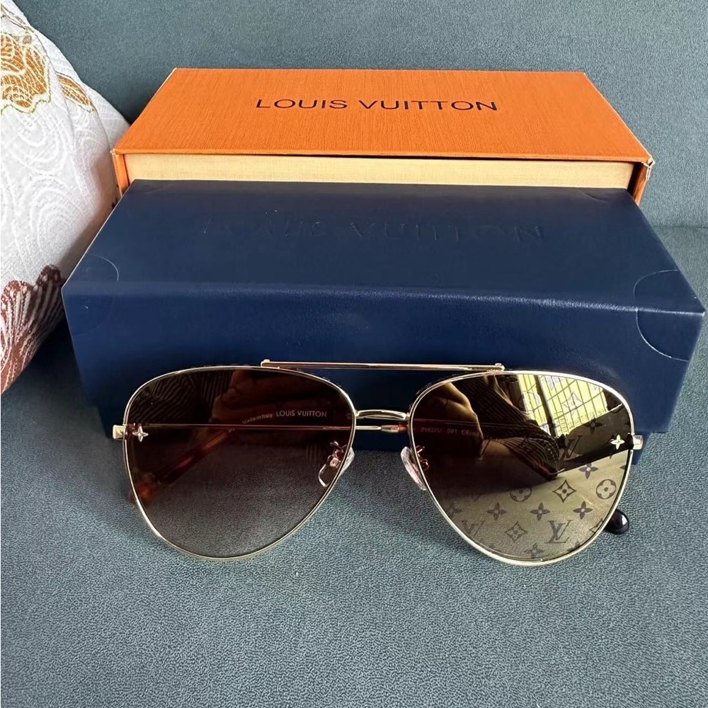 Louis Vuitton Women’s sunglasses